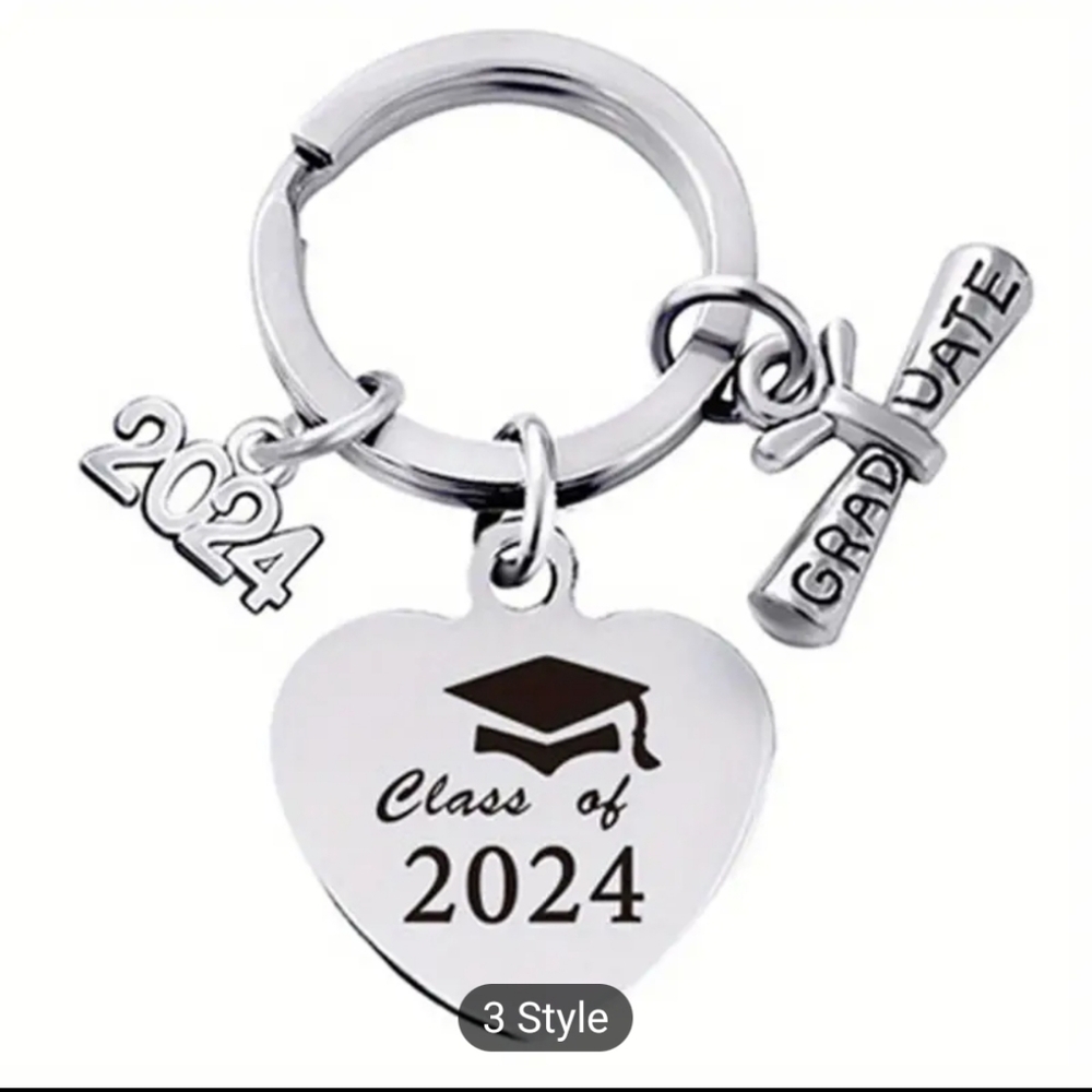 NWOT Keyring Silver-tone Class of 2024 3 charms